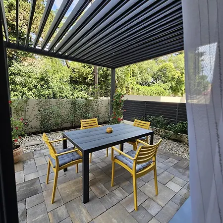 アパート Grifone ザダル